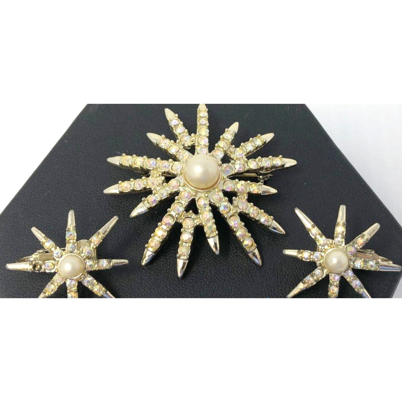 Vintage Emmons Demi Parure Gold Tone Sparkly Sun/Star Clip On Earrings & Brooch